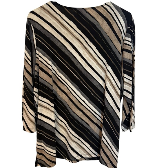 Chico's Black & Taupe Striped V-Neck Women’s Top size 3 NWT - Picture 2 of 4